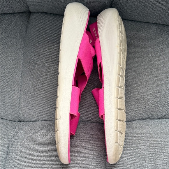 CROCS Women's Bright Pink Strappy Sandals - size 10 - Picture 3 of 9